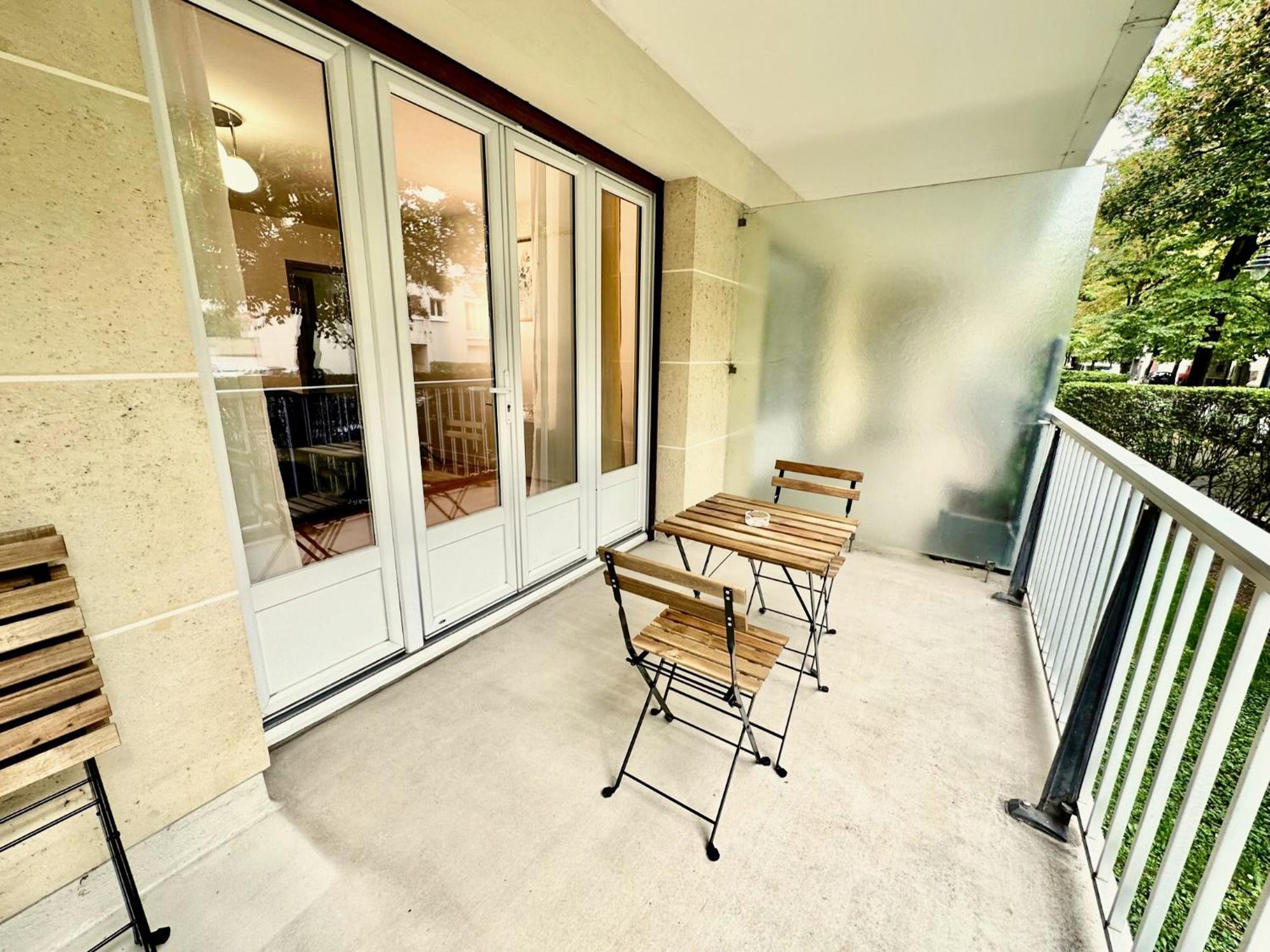 Apartment Le Bleu Soleil - A 2 Min Du Metro - 7 Min De Paris Maisons-Alfort